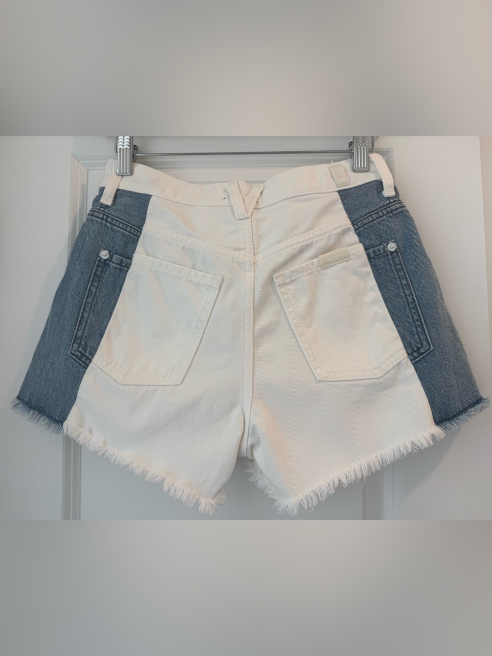 7 for all Mankind Monroe Cut Off Short